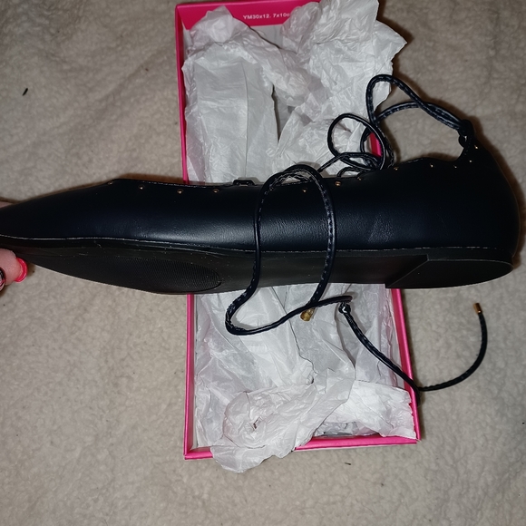 ⭐ Final Price ⭐ JustFab Kinley flats - Picture 2 of 5